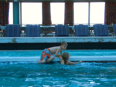 The pool on the Oosterdam Holland America