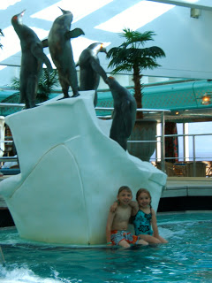 The pool on the Oosterdam Holland America