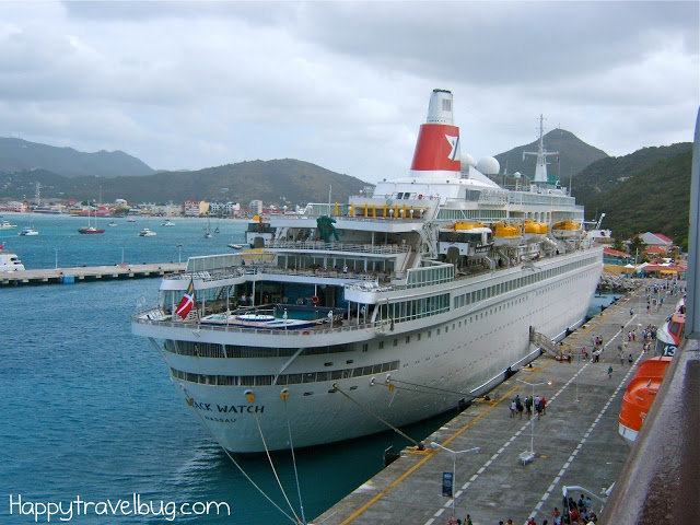 Cruise ship going around the world