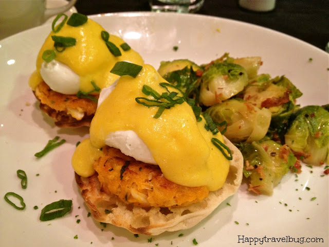 crab cake benedict