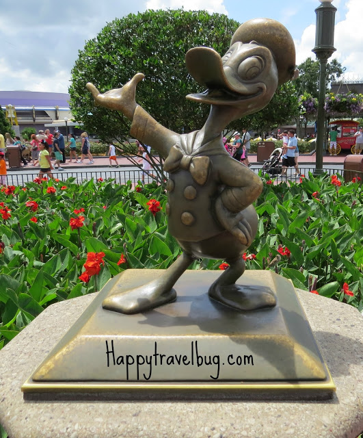 Donald Duck sculpture at Disney World