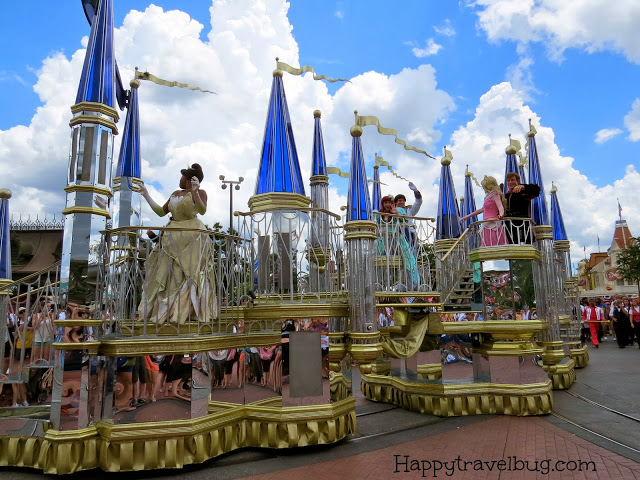 The princess float in the Disney World parade