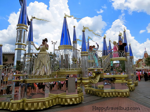 The princess float in the Disney World parade