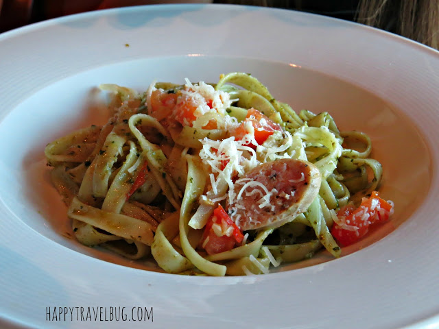 Pesto fettuccine with Italian sausage