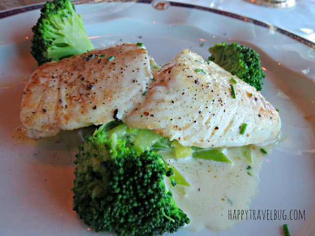 Grilled halibut with broccoli 