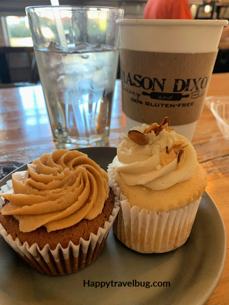 Cupcakes and coffee